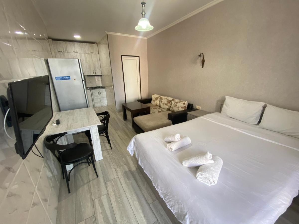 Apartment - Nino Batumi Kültér fotó