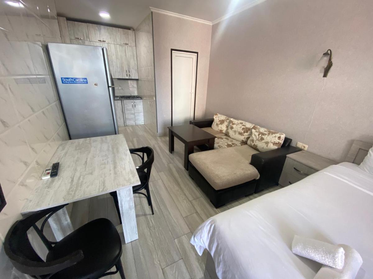 Apartment - Nino Batumi Kültér fotó