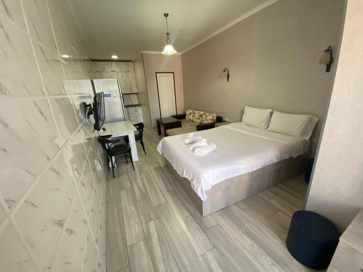 Apartment - Nino Batumi Kültér fotó